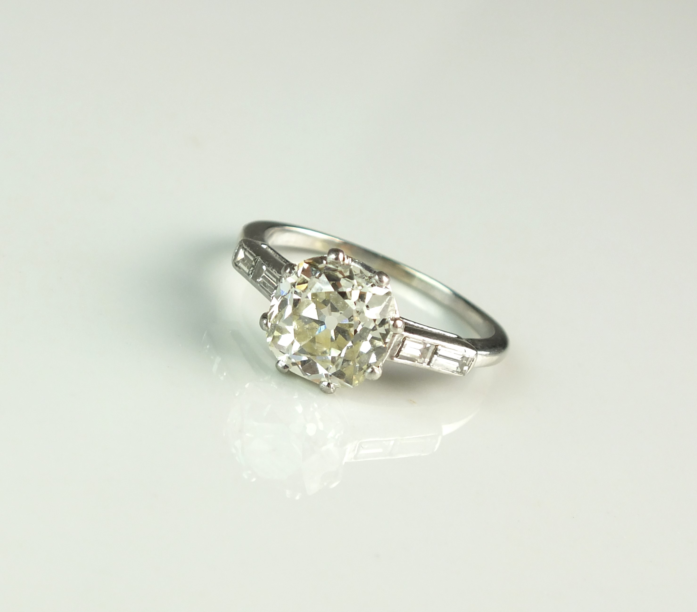 A single stone diamond ring