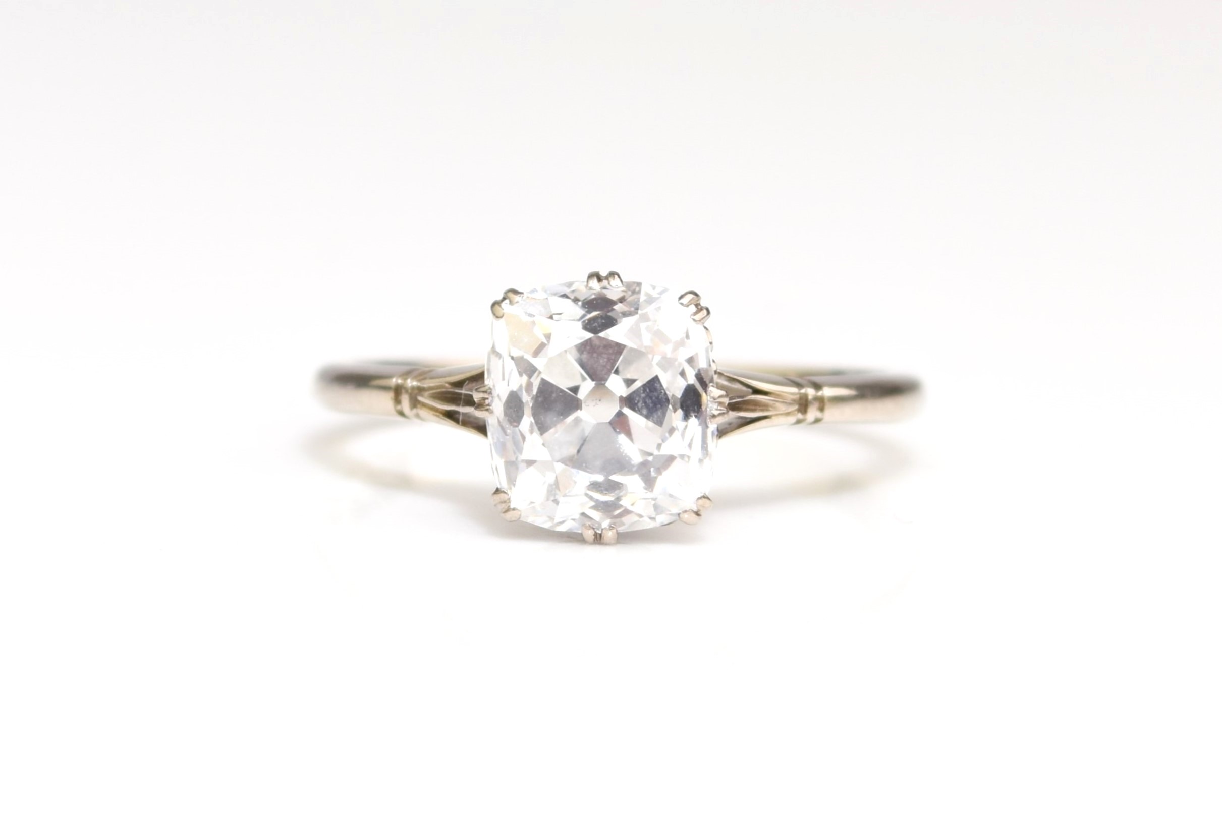 An early-mid 20th century single stone diamond ring