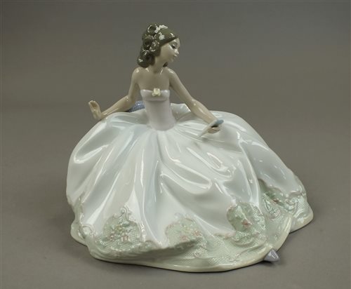 Lot 203 - A Lladro figure 'At the Ball/Sentada en la...