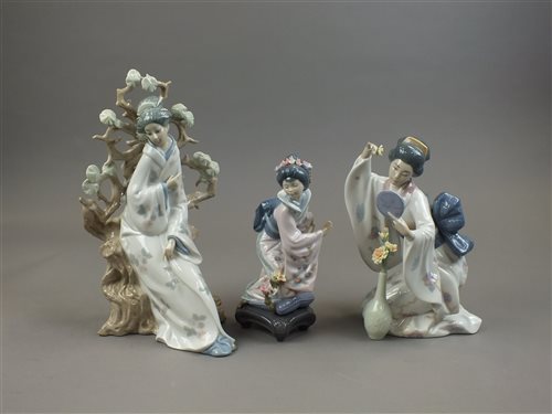 Lot 204 - A Lladro porcelain figure modelled as Michiko,...