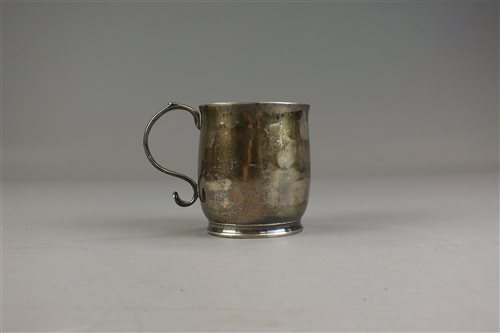 Lot 2 - A plain polished silver mug, Vander & Hedges,...