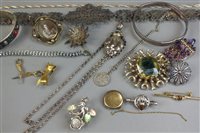Lot 138 - A collection of silver jewellery, to include...