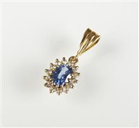 Lot 135 - A sapphire pendant