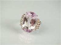 Lot 111 - An 18ct gold kunzite dress ring