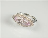 Lot 107 - An 18ct gold kunzite dress ring