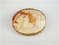 Lot 121 - A cameo brooch