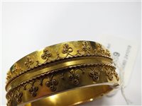 Lot 259 - A Victorian 15ct gold bangle