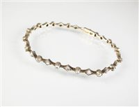 Lot 205 - A diamond tiara / necklace / bracelet