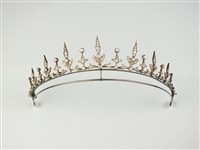 Lot 205 - A diamond tiara / necklace / bracelet
