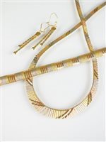 Lot 246 - Tri-coloured suite of Jewellery