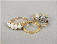 Lot 44 - A collection of rings