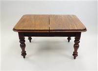 Lot 459 - A Victorian mahogany extending dining table