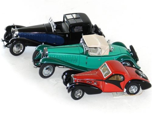 Lot 121 - Franklin Mint 1/24 Bugattis