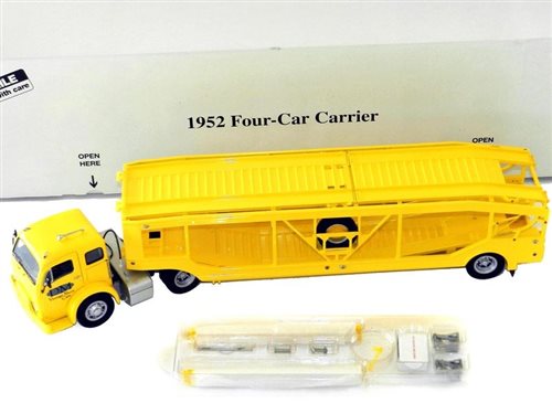 Lot 111 - Danbury Mint 1/24 1952 Four Car Transporter