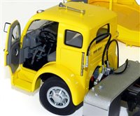 Lot 111 - Danbury Mint 1/24 1952 Four Car Transporter