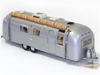 Lot 124 - Franklin Mint 1968 Airstream Land Yacht Trailer/Caravan