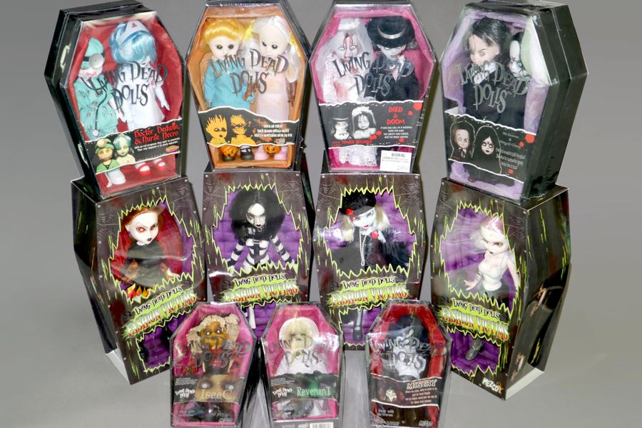 Living dead dolls mini deals