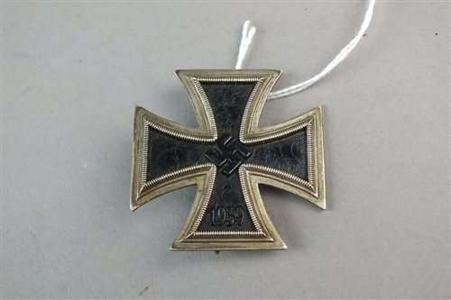 Lot 353 - A World War II Nazi Iron Cross