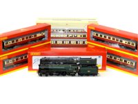 Lot 327 - Hornby (China) 00 Britannia 'Robin Hood' and coaches