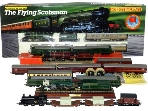 Lot 235 - Hornby Flying Scotsman set and Triang Princess Elizabeth etc