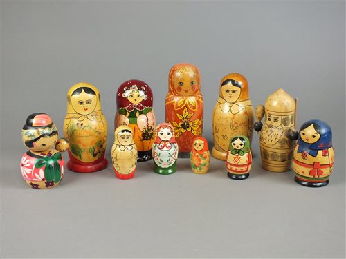 Lot 257 - A quantity of matryoshka dolls