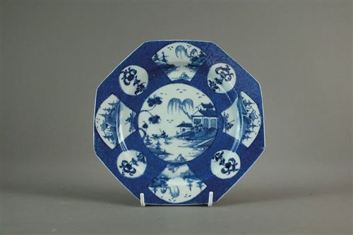 Lot 78 - A Worcester porcelain octagonal plate in the Fan Panelled landscape