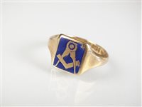 Lot 187 - A 9ct gold enamel Masonic ring