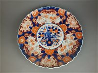 Lot 380 - A large Japanese Imari dish