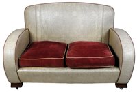 Lot 326 - An Art Deco three piece lounge suite