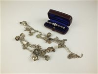 Lot 112 - A diamond bar brooch