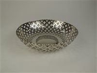 Lot 89 - A silver bowl