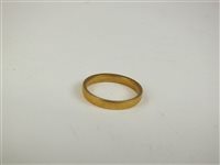 Lot 118 - A 22ct gold wedding band