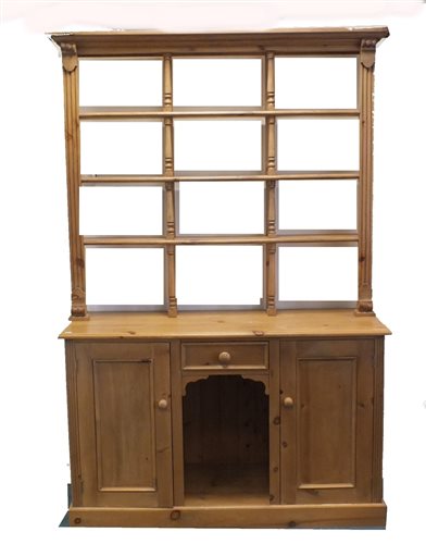Lot 419 - A modern pine dog kennel dresser