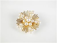 Lot 236 - A Mikimoto cultured pearl brooch