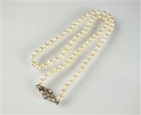 Lot 201 - An untested pearl necklace