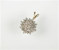 Lot 126 - A 9ct gold diamond cluster pendant