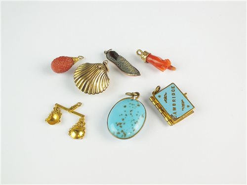 Lot 127 - A collection of seven charms
