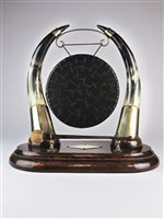 Lot 500 - A Victorian dinner gong