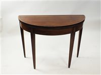 Lot 493 - A George III mahogany and satinwood crossbanded tea table