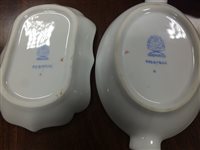 Lot 214 - A Herend 'Chinese Bouquet' porcelain dinner and part tea service