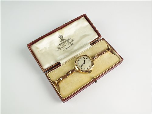 Lot 143 - A 9ct gold wristwatch