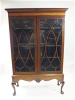 Lot 449 - A mahogany and satinwood crossbanded display cabinet