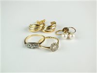 Lot 68 - A collection of jewellery