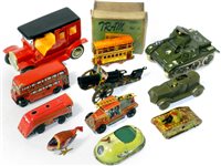 Lot 317 - 11x Vintage Tinplate Toys