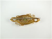 Lot 137 - A 9ct gold peridot and pearl brooch