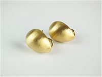 Lot 124 - A pair of earrings