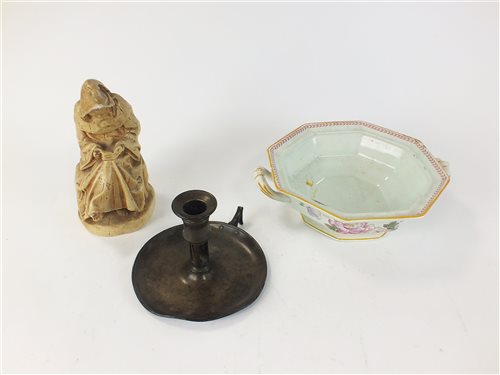 Lot 70 - A collection of 19th and 20th century ceramics to include a Mason's Ironstone imari jug, a Royal Doulton lady, creamware tea bowl, black basalt teapot and further decorative ceramics