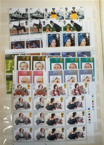 Lot 48 - 11 stamp albums and stockbooks