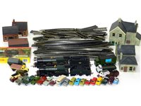 Lot 185 - Hornby & Bachmann Locomotives with scenic materials