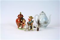 Lot 76 - A collection of 20th century ceramics